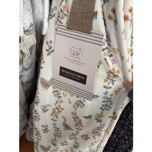 The Farmhouse by Rachel Ashwell Cream Floral Duck Chicken Decorative Throw 50x70